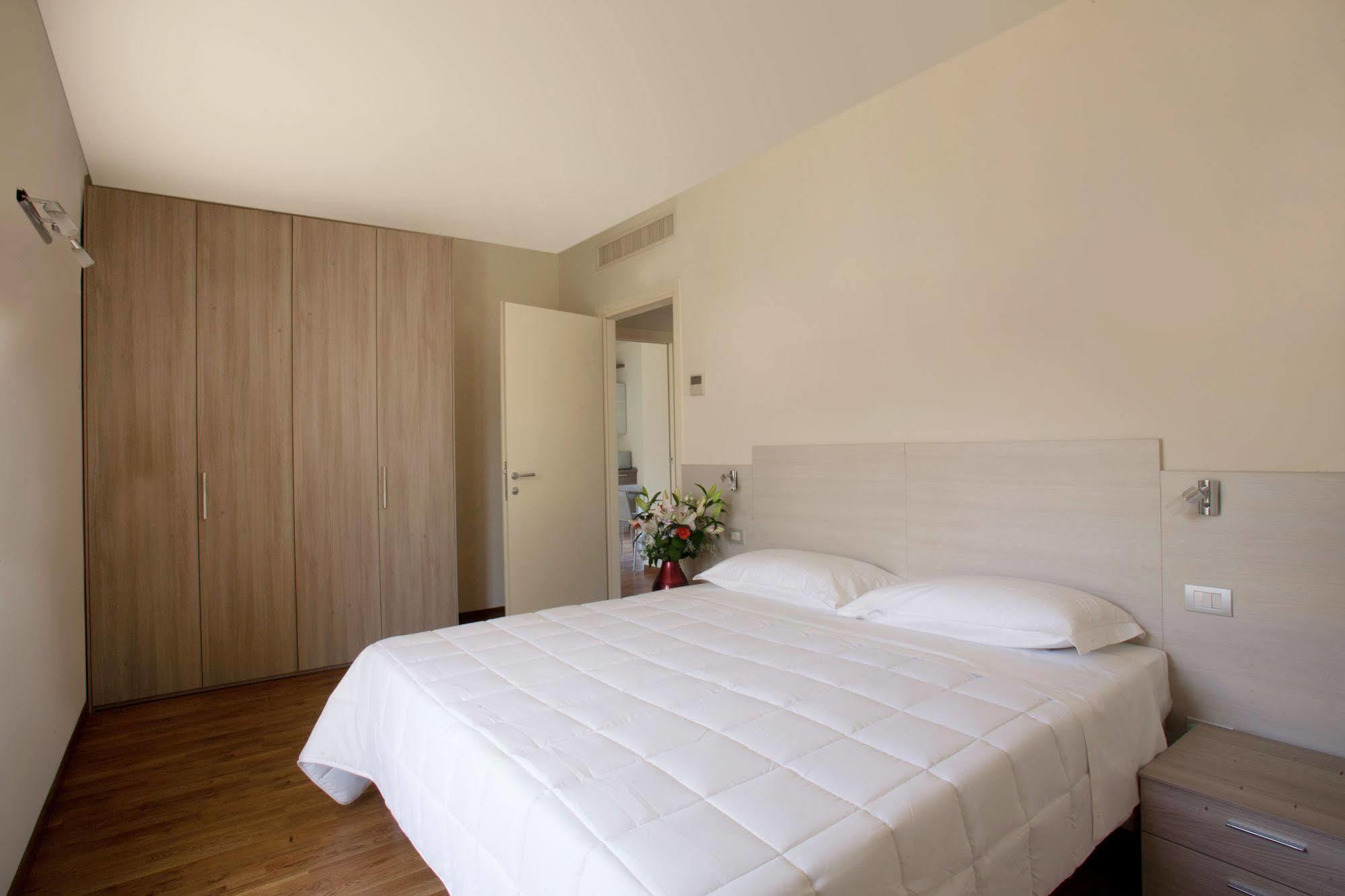 Residence Le Querce Cernusco Sul Naviglio Exterior photo